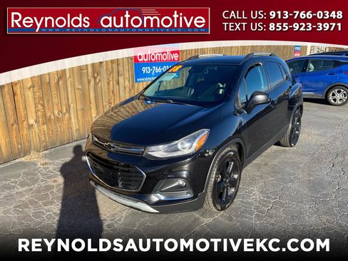 Used 2018 Chevrolet Trax Premier w/ Midnight Edition image 1