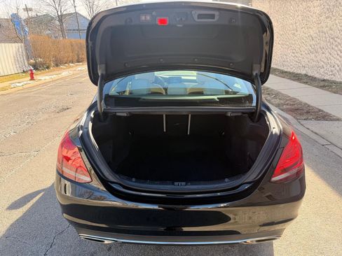 Used 2019 Mercedes-Benz C 300 4MATIC Sedan image 12