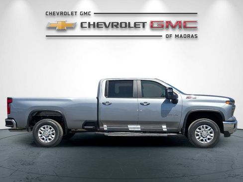 New 2025 Chevrolet Silverado 3500 LT image 2