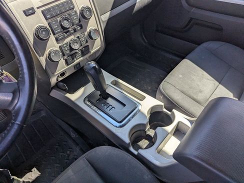 Used 2011 Ford Escape XLT AWD/4WD image 19