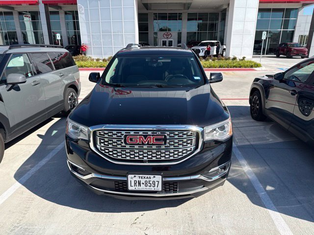 Used 2017 GMC Acadia Denali w/ Technology Package FWD image 3