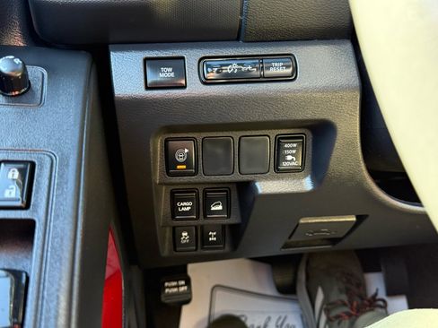 Used 2022 Nissan Frontier PRO-4X image 18