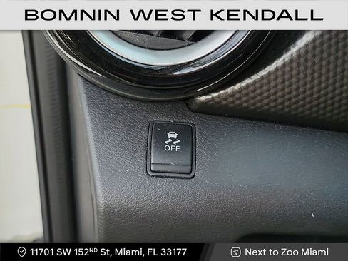 Used 2019 Nissan Kicks SV image 23