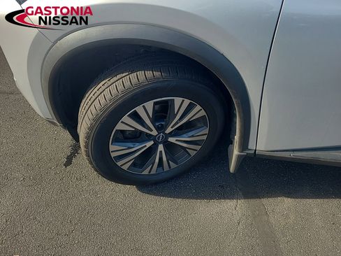 Used 2022 Nissan Rogue SV image 19