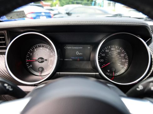 Used 2019 Ford Mustang Coupe RWD image 15