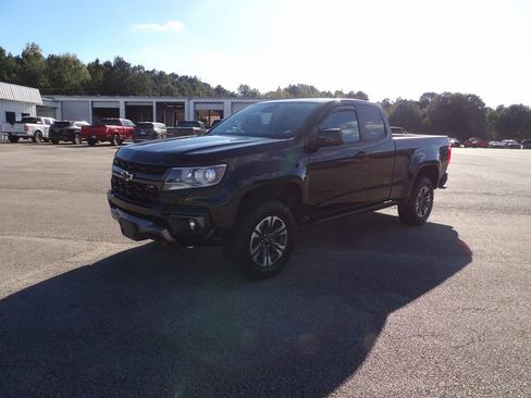 Used 2022 Chevrolet Colorado Z71 w/ Trail Boss Package image 2