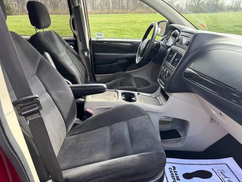 Used 2015 Dodge Grand Caravan SXT FWD image 8