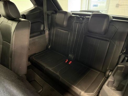Used 2022 Volkswagen Tiguan SE R-Line FWD image 19