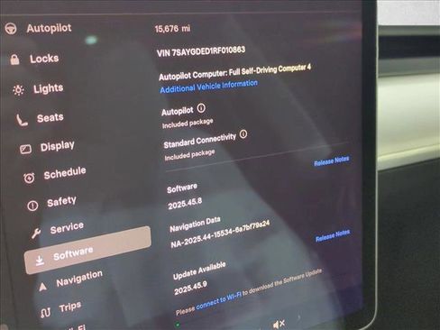 Used 2024 Tesla Model Y 2WD image 29