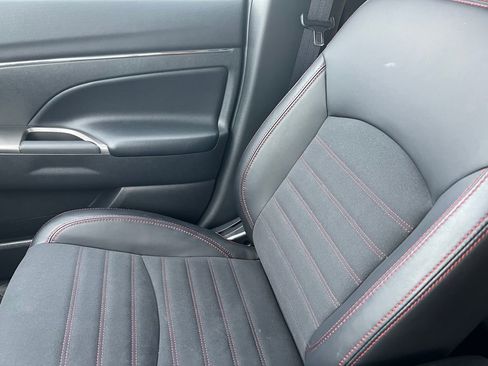 Used 2025 Mitsubishi Outlander Sport ES AWD/4WD image 32