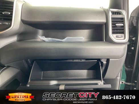 New 2026 RAM 1500 Express AWD/4WD image 32
