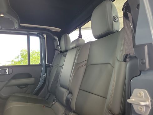 New 2025 Jeep Gladiator Mojave AWD/4WD image 8