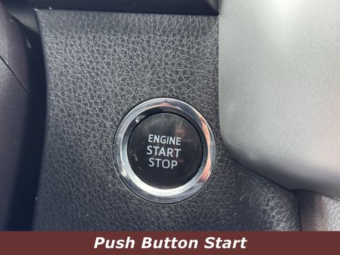 Used 2016 Toyota Highlander XLE image 9