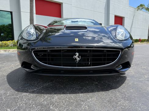 Used 2012 Ferrari California RWD image 7