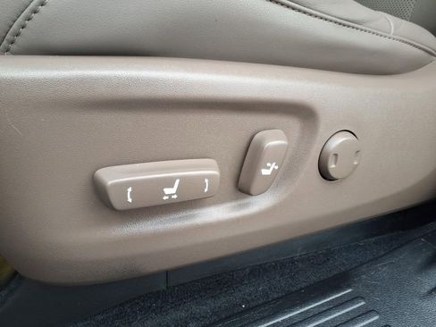 Used 2021 Lexus GX 460 Premium w/ Premium Package image 5