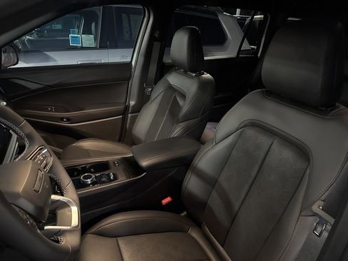 New 2026 Jeep Cherokee Overland image 8