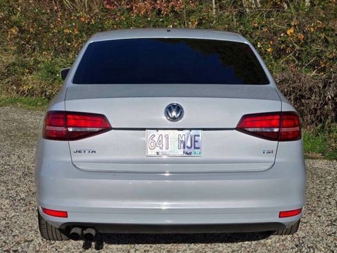 Used 2017 Volkswagen Jetta S image 11
