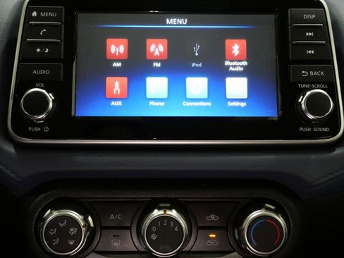 Used 2023 Nissan Versa SV image 19