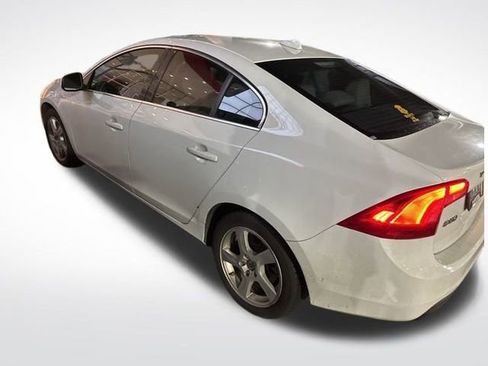 Used 2012 Volvo S60 T5 image 8