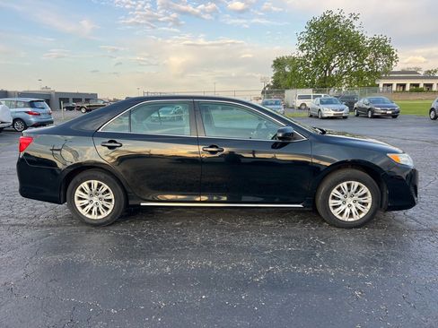 Used 2014 Toyota Camry LE FWD image 8