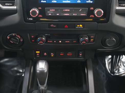 Used 2024 Nissan Frontier SL w/ Technology Package image 15