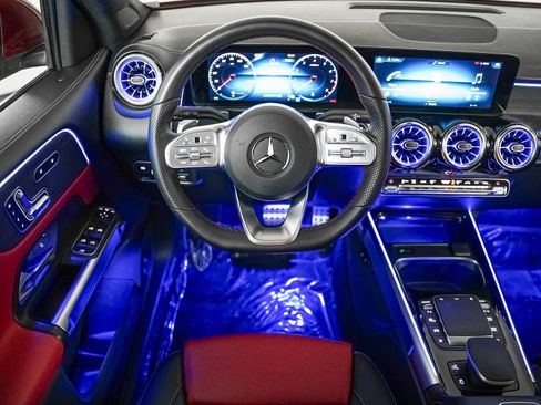 Certified 2022 Mercedes-Benz GLB 35 AMG 4MATIC image 15