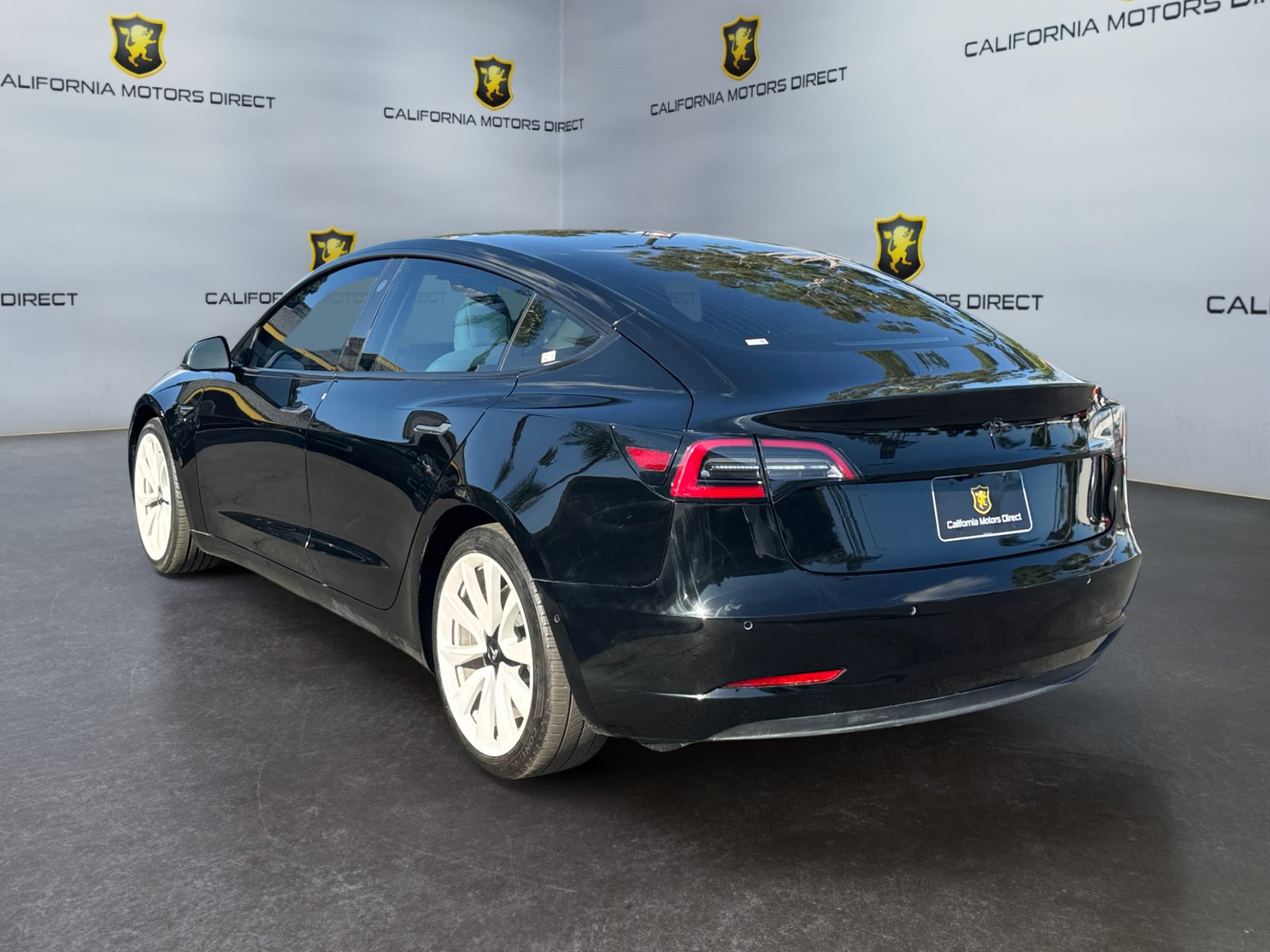 Used 2019 Tesla Model 3 Standard Range Plus RWD image 3