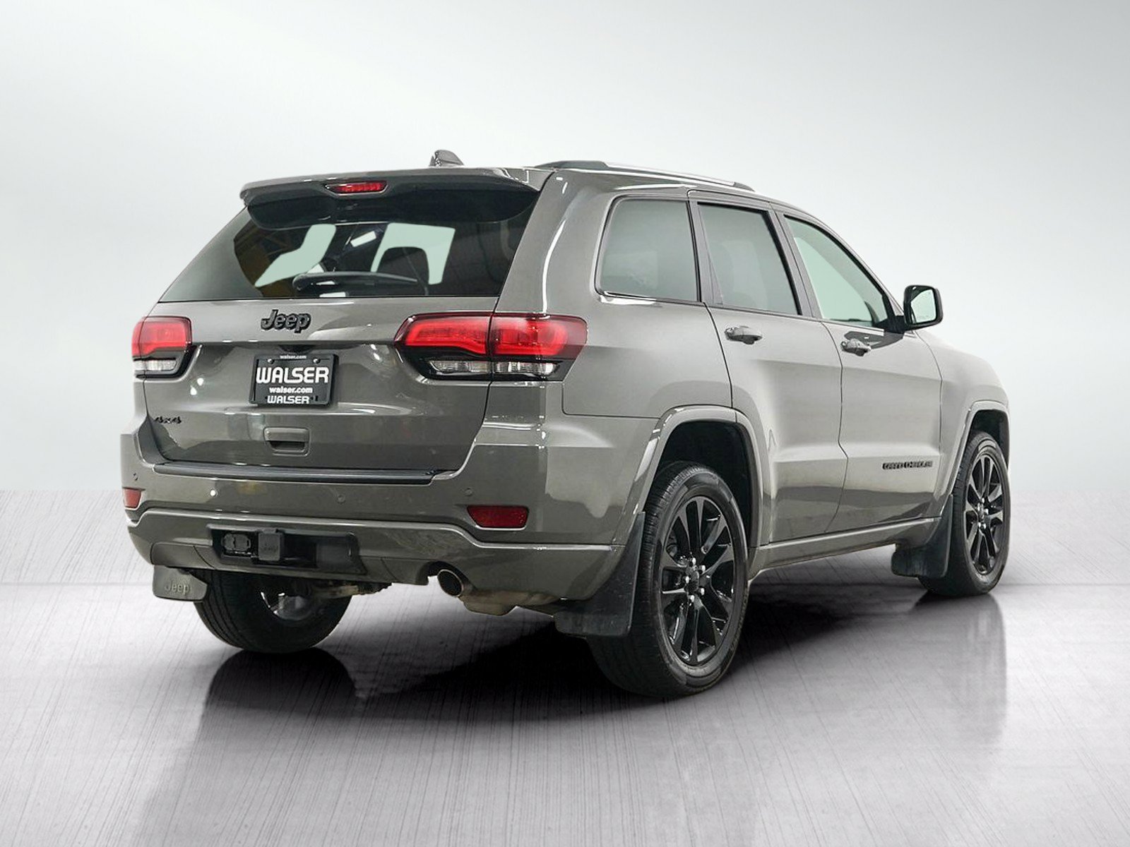 Used 2021 Jeep Grand Cherokee Altitude AWD/4WD image 5