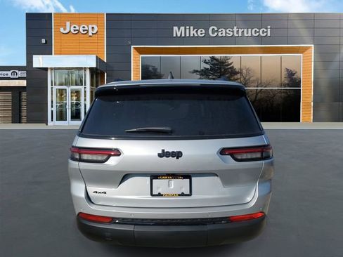 New 2025 Jeep Grand Cherokee L Altitude image 4