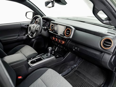 Used 2021 Toyota Tacoma TRD Sport image 20