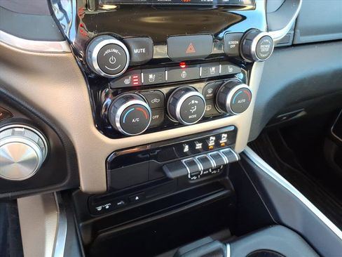 Used 2019 RAM 1500 Laramie image 13