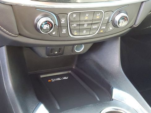 Used 2023 Chevrolet Traverse LT w/ Midnight/Sport Edition image 19