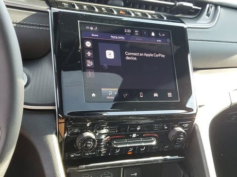 New 2025 Jeep Grand Cherokee L Altitude image 10