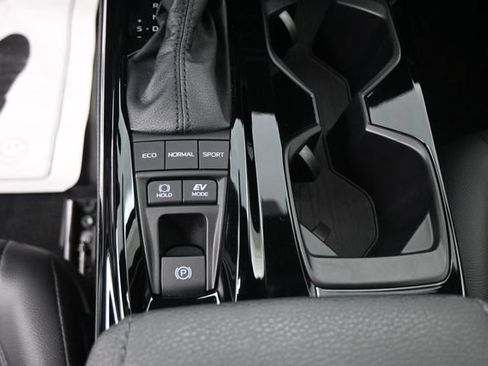 Used 2026 Toyota Camry XSE AWD/4WD image 32