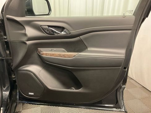 Used 2021 GMC Acadia Denali w/ Denali Ultimate Package image 29