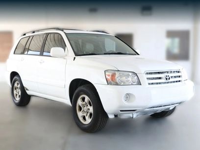 Used 2005 Toyota Highlander 2WD w/ 3rd Row