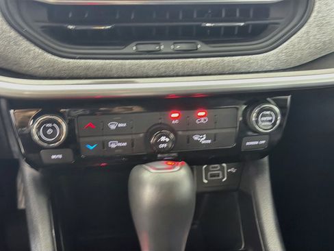 Used 2023 Jeep Compass Latitude AWD/4WD image 22