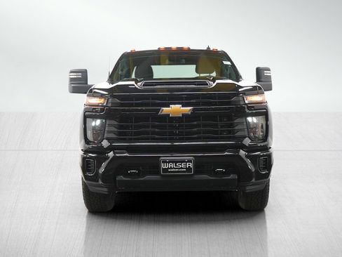 Used 2024 Chevrolet Silverado 2500 Custom w/ Custom Value Package AWD/4WD image 8
