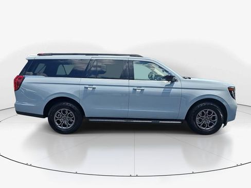 Used 2025 Ford Expedition Max Active AWD/4WD image 2