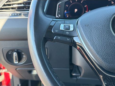 Used 2019 Volkswagen Tiguan SEL image 37