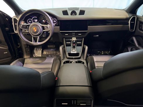 Certified 2021 Porsche Cayenne Coupe AWD/4WD image 17