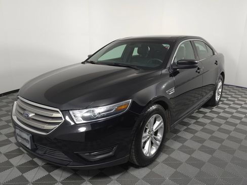 Used 2019 Ford Taurus SEL image 5