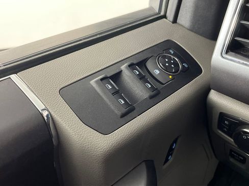 Used 2020 Ford F150 XLT image 25