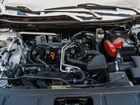 Used 2021 Nissan Rogue SV AWD/4WD image 27