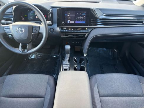 Used 2025 Toyota Camry LE image 29
