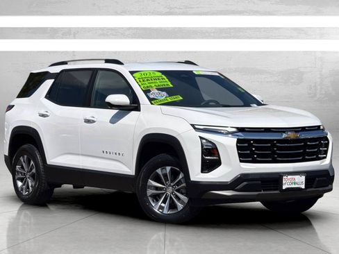 Used 2025 Chevrolet Equinox LT w/ Convenience Package II AWD/4WD image 2