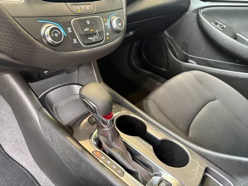 Used 2024 Chevrolet Malibu RS FWD image 38