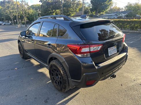Used 2018 Subaru Crosstrek 2.0i Premium w/ Popular Package #2 image 3