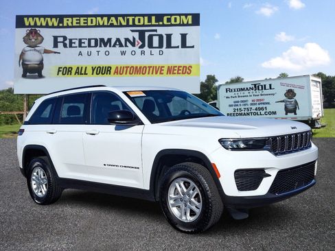 Certified 2024 Jeep Grand Cherokee Laredo image 1