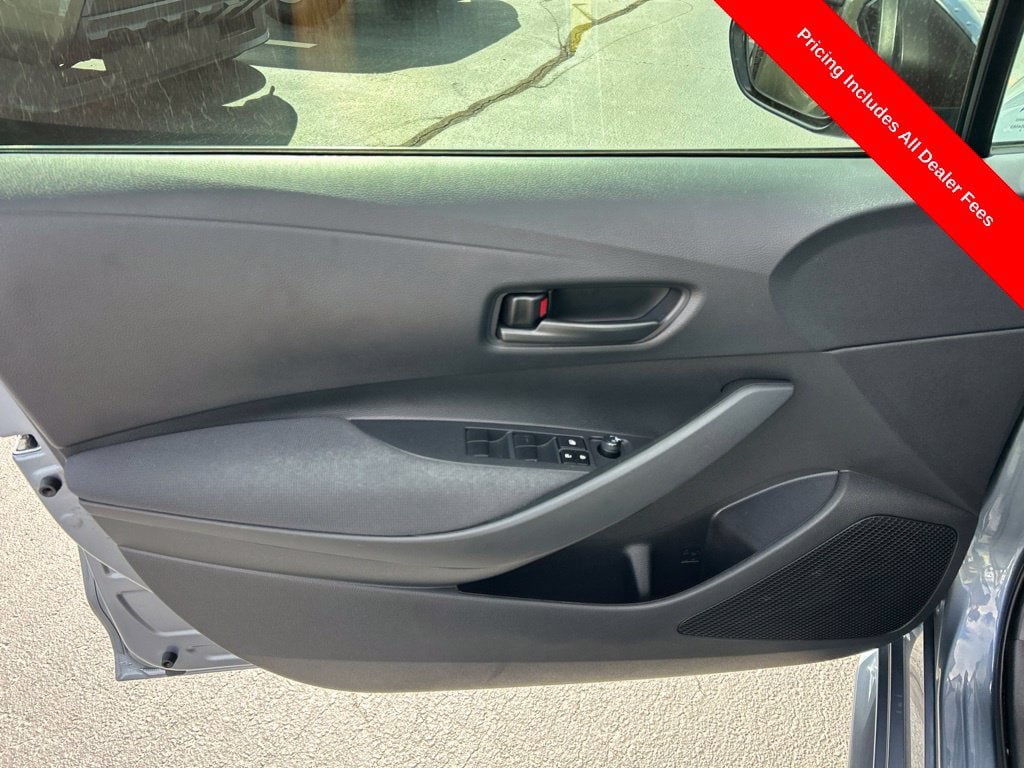 Used 2024 Toyota Corolla LE FWD image 4